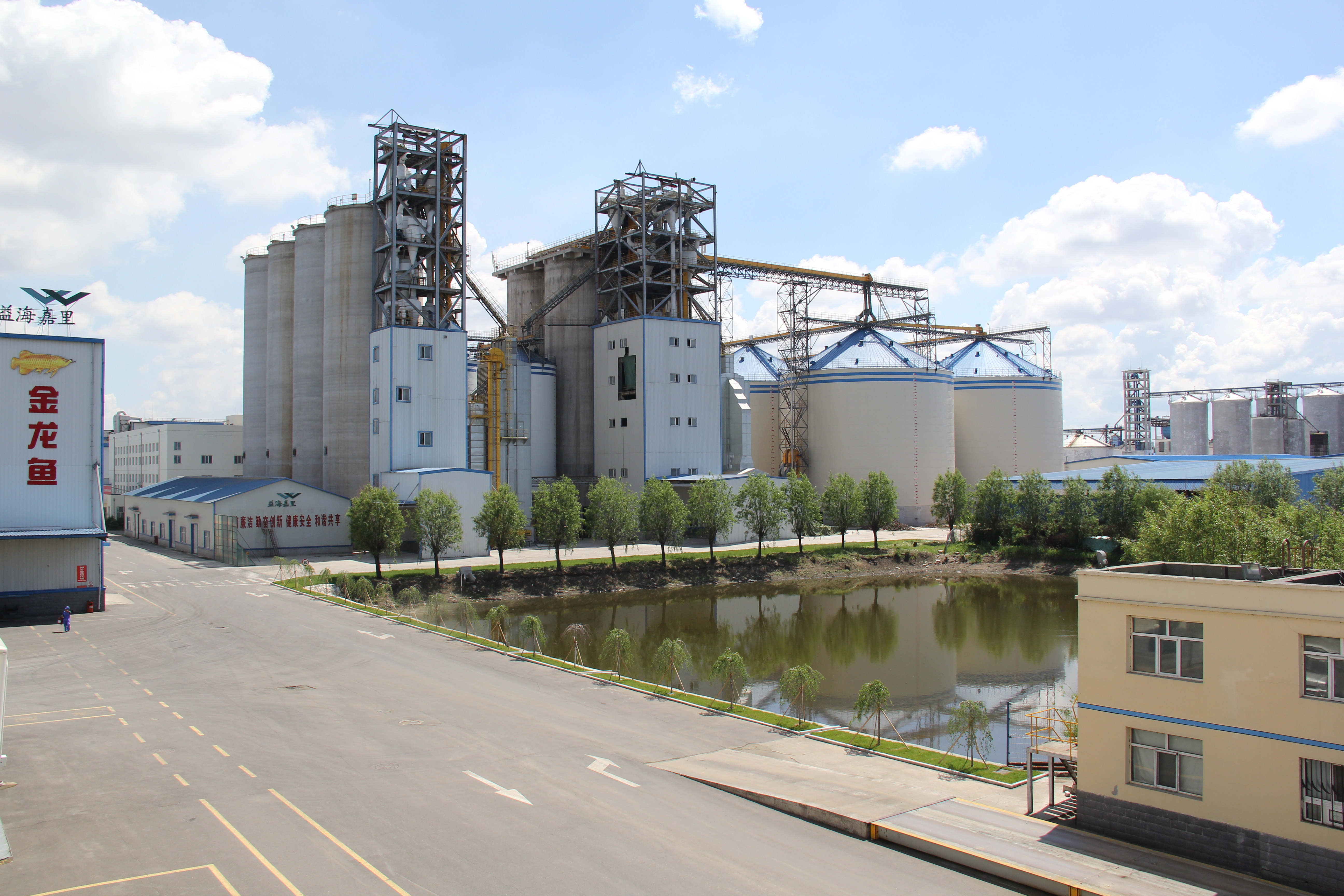 ��˹��--ȫ�����ݻ�����Ϸƽ̨